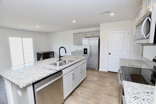 Building Photo - 352 Sandbach Rd