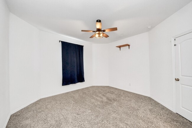 Building Photo - 2210 Captain Davis Dr