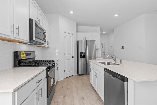Building Photo - 305 Brooks Ranch Dr