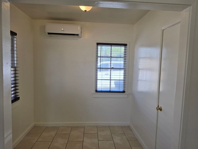 Building Photo - 1+ 1 Bed 1 Bath Cottage in San Jacinto $1425.00