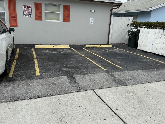 Building Photo - 1415 N J St