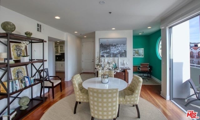 Building Photo - 817 N Alfred St