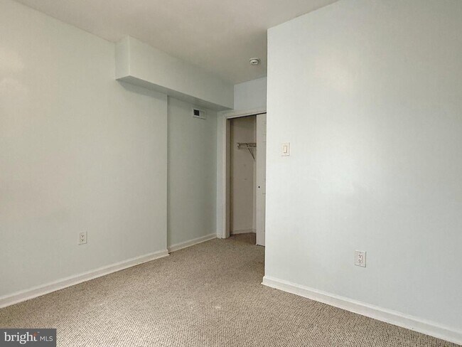 Building Photo - 1551 S Lambert St