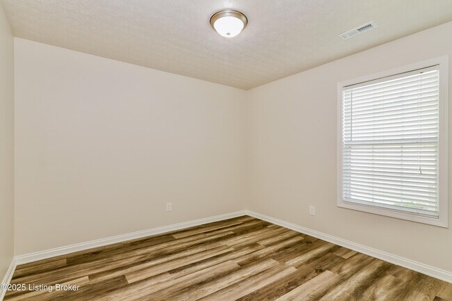 Building Photo - 7116 Blue Stream Ct