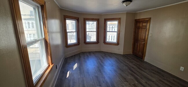 Building Photo - 18 Bullard St