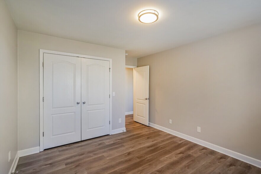 Building Photo - 2002 Owl Ct