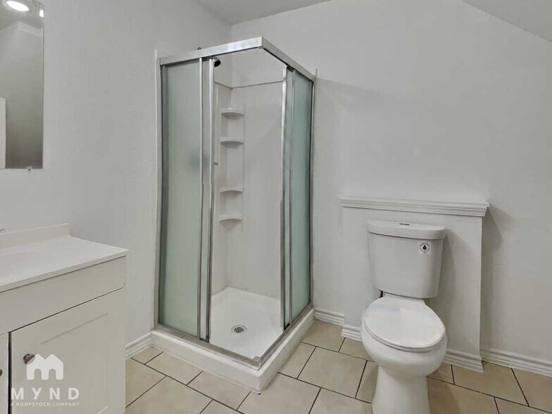 Building Photo - 3034 W Salinas St