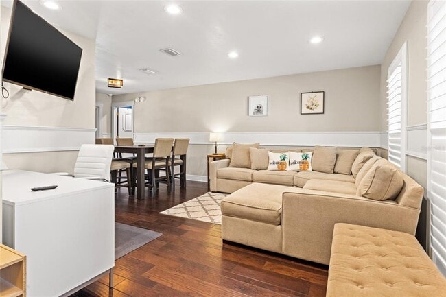 Building Photo - 6701 Leeward Isle Way