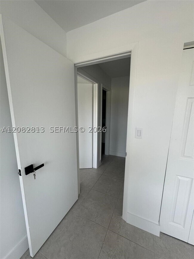 Building Photo - 6628 SW 41st St
