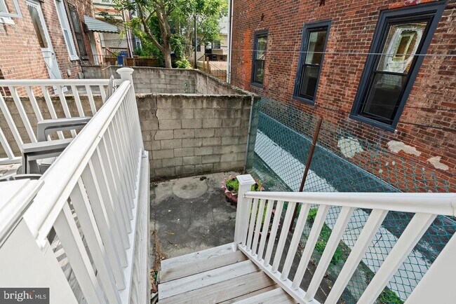 Building Photo - 4928 Florence Ave