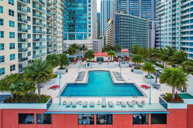 Building Photo - 1155 Brickell Bay Dr