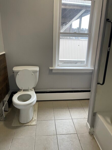 Building Photo - 288 Genesee St