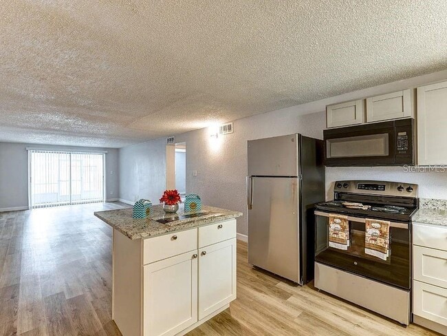 Building Photo - 9919 Aquarius Dr