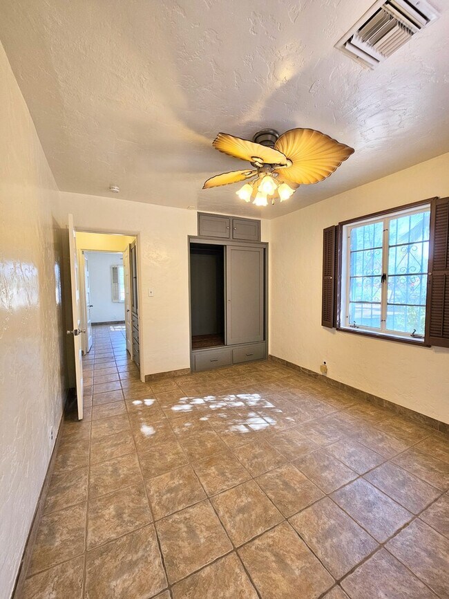 Building Photo - A charming 3-bedroom, 2-bathroom house in ...