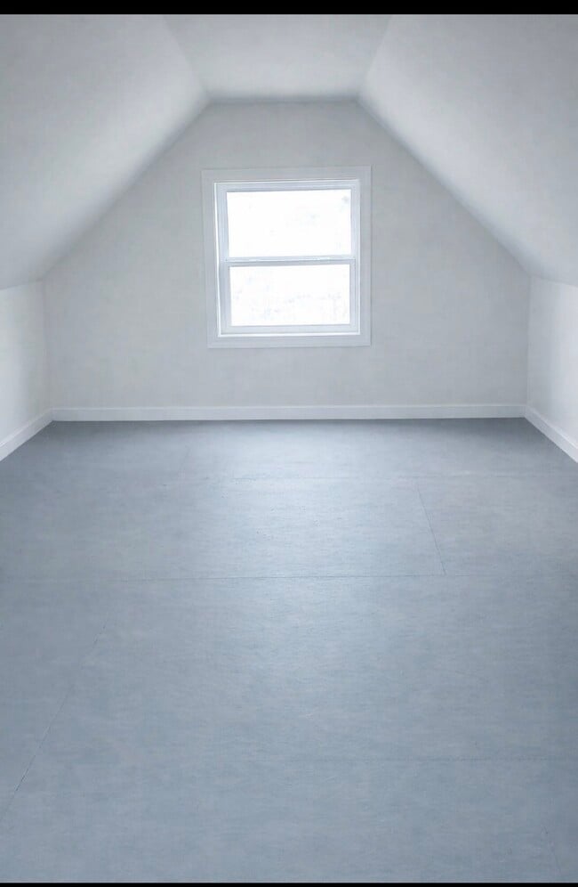 Building Photo - 5036 Golden Forest Dr