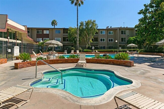 Building Photo - 12200 Montecito Rd