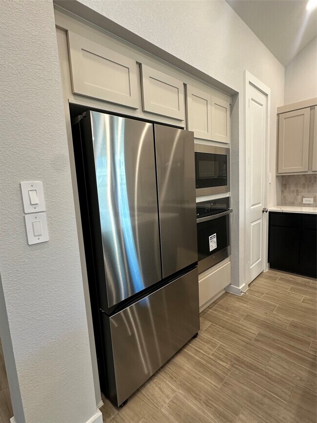 Building Photo - 3322 Verdant Ln