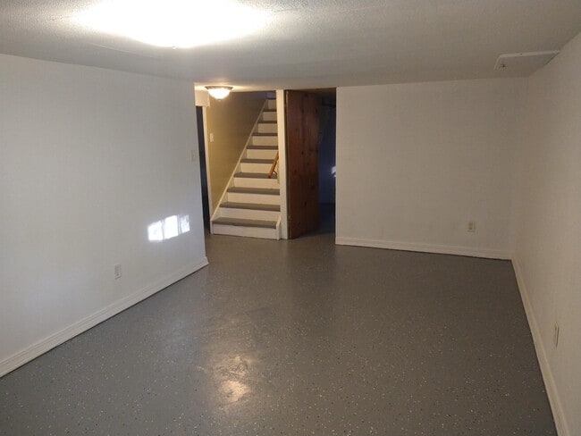 Building Photo - 1510 N Platte Ave