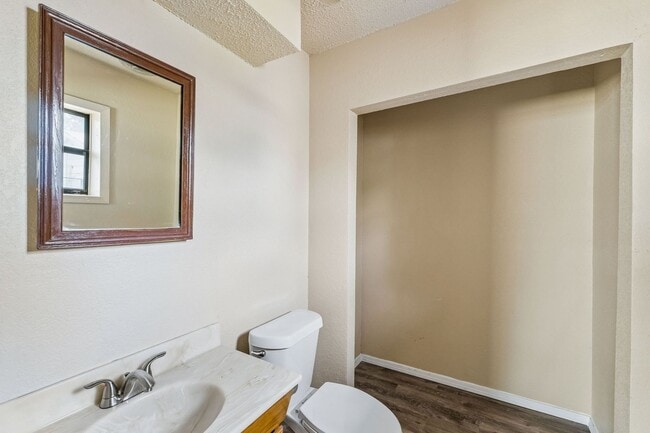 Building Photo - 3 bed, 1.5 bath in OKC,OK