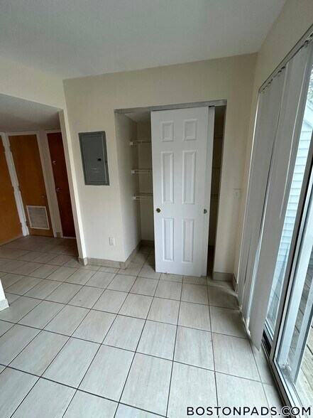 Building Photo - 148 N Beacon St