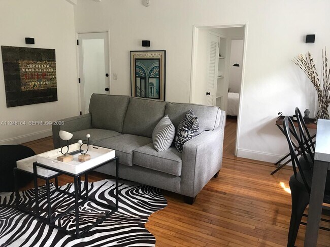 Building Photo - 1524 Euclid Ave