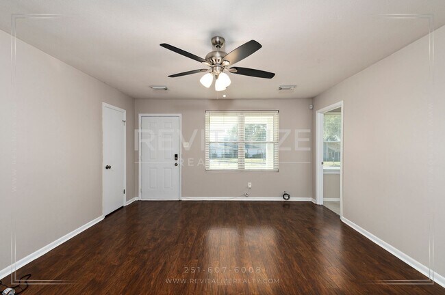 Building Photo - Beautifully Updated 4-Bedroom Home in West Mobile!