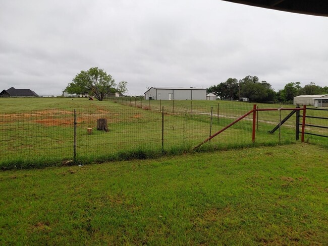 Building Photo - Affordable & Charming 1 bed and 1 bath with all bills paid including lawn care!