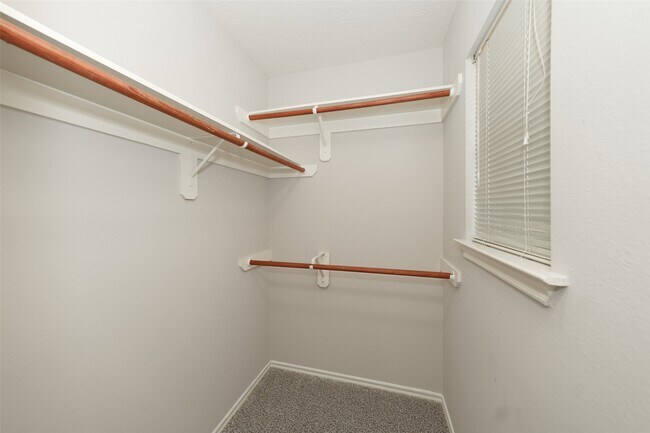 Building Photo - 14310 Mirkwood Ln