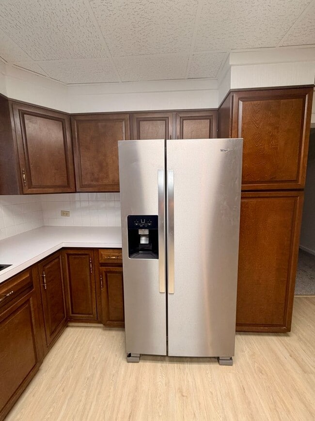 Building Photo - Vintage Home in an unbelievable location