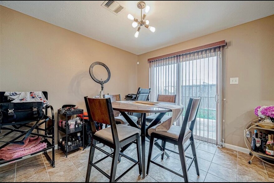 Building Photo - 14947 Trinity Meadow Dr