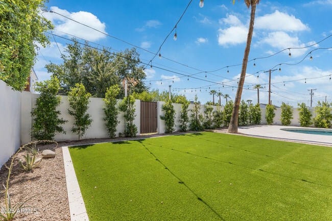 Building Photo - 4427 E Turney Ave