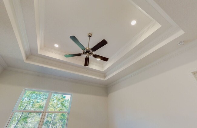 Building Photo - 4 Bedroom Home in Paradise Cove