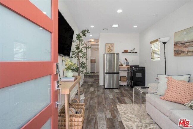 Building Photo - 5159 Inglewood Blvd