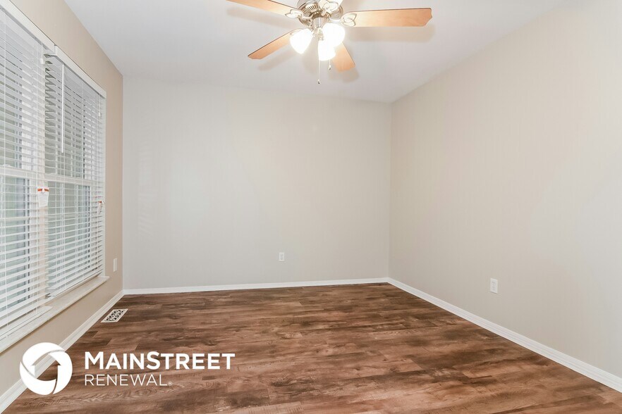 Building Photo - 6922 Parc Charlene Dr