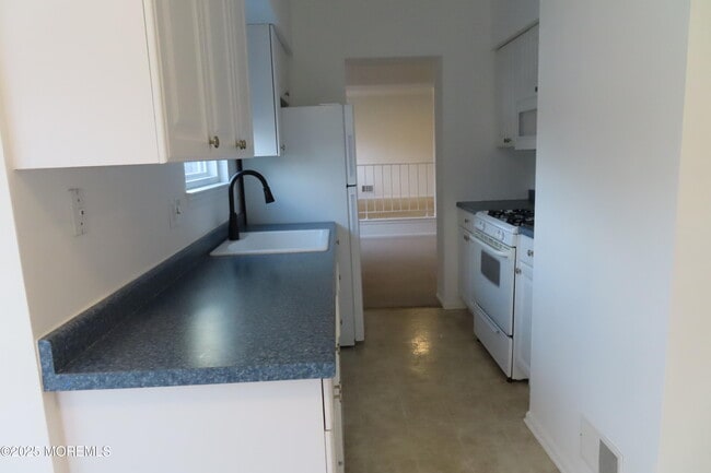 Building Photo - 1008 Burntwood Trail