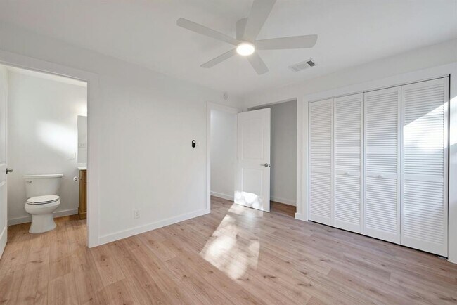 Building Photo - 4611 Goliad Ln