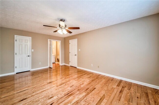 Building Photo - 215 Arbor Wy