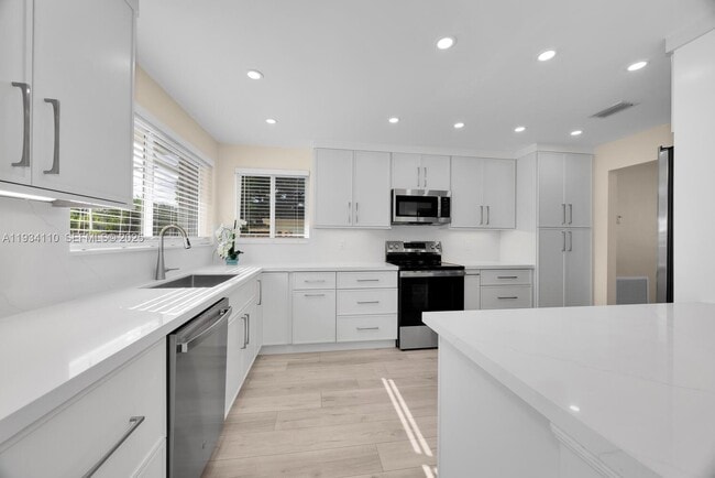 Building Photo - 6110 SW 79th St