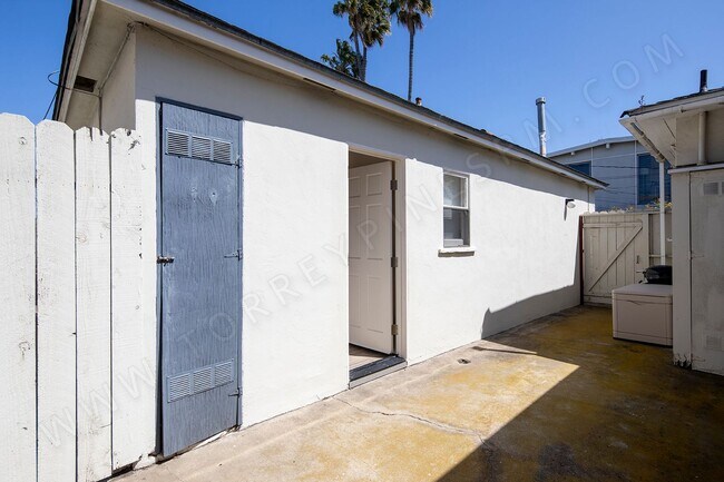 Building Photo - *OPEN HOUSE: 10/25 11AM-12PM* Cottage with...