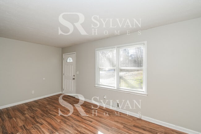 Building Photo - Discover Comfort and Convenience