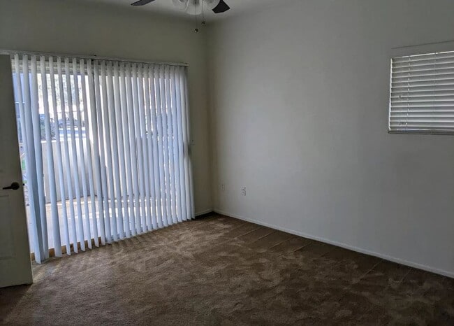 Building Photo - 600 W Grove Pky