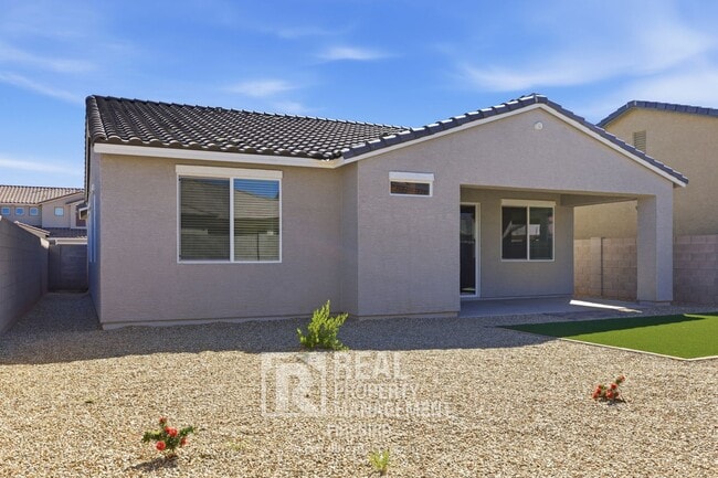 Building Photo - 16808 W Cavedale Dr