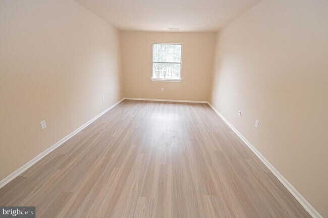 Building Photo - 810 College Ln