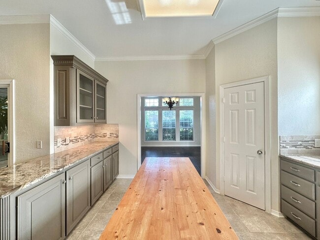 Building Photo - Stunning Home in the Heart of Tyler! 3bd 2...