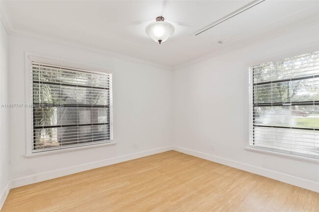 Building Photo - 11135 SW 134th Ct