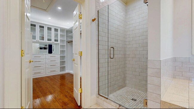 Building Photo - 59 Crescent Rd