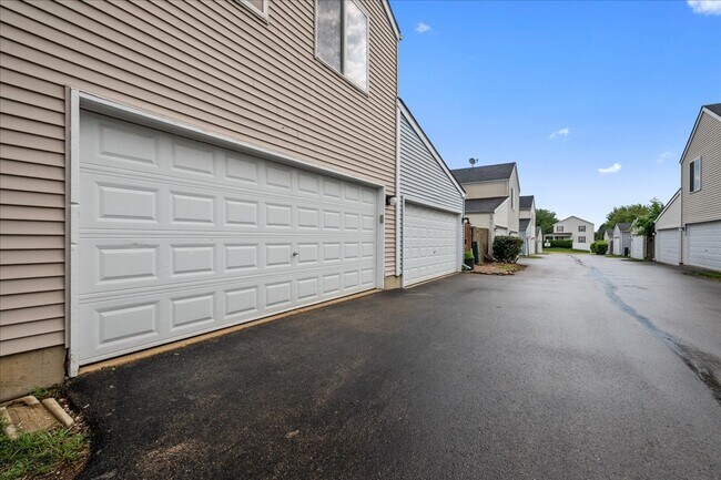 Building Photo - 1637 Linden Park Ln