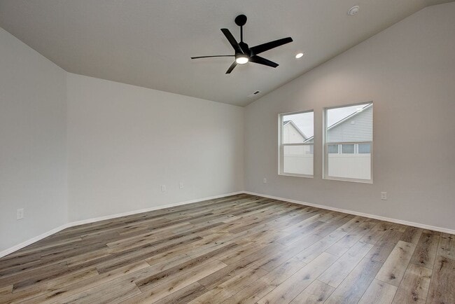 Building Photo - The 3 bedroom, 2 bedroom home also has a f...