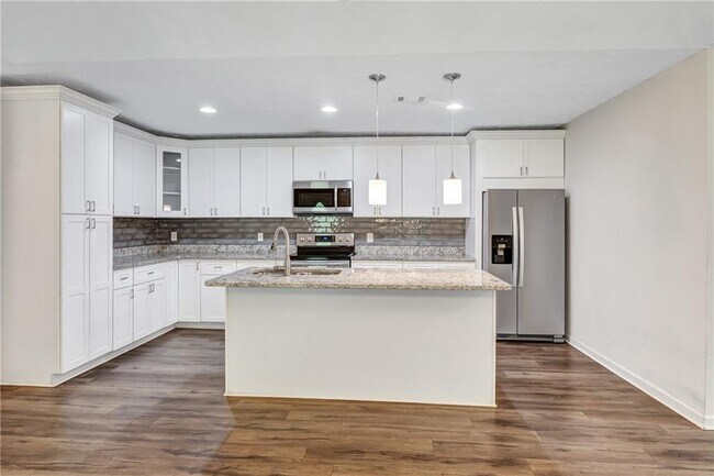 Building Photo - 5772 Lilburn Stone Mountain Rd