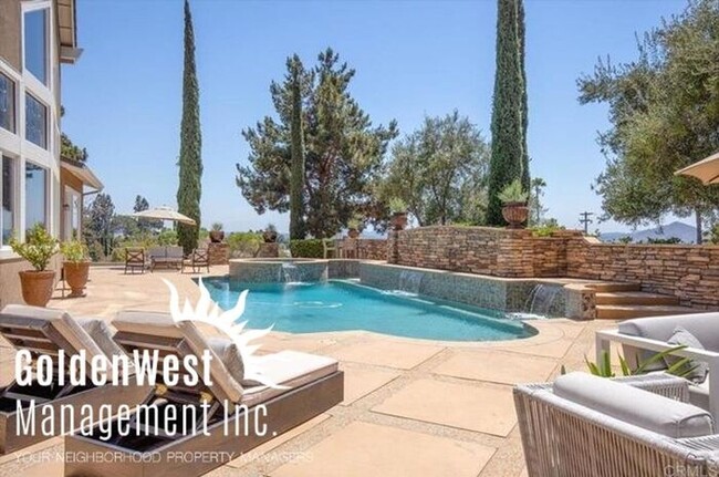 Building Photo - Luxurious 4Bdm 3Ba Escondido Estate with R...